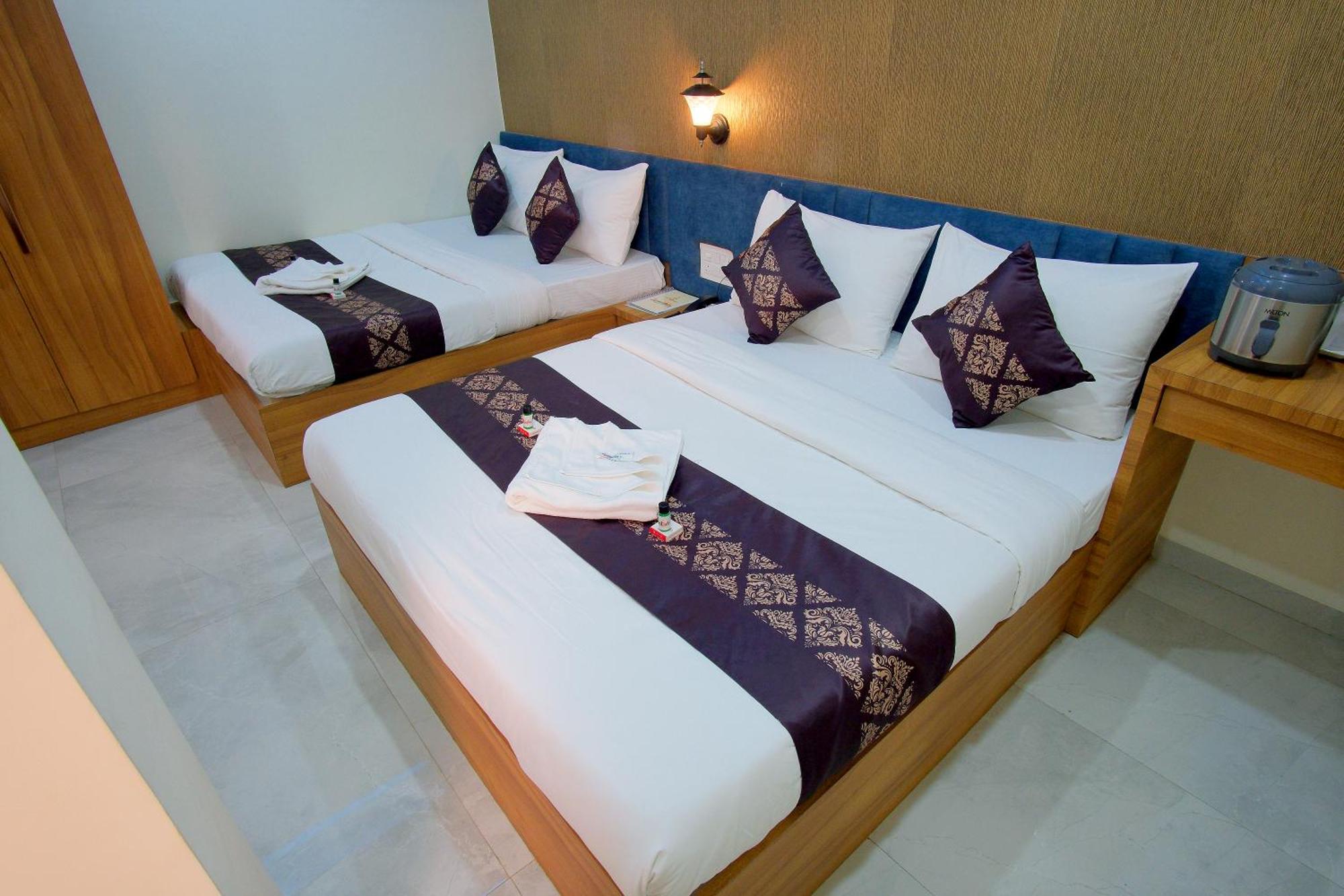 Hotel The Marion Nashik Exterior photo